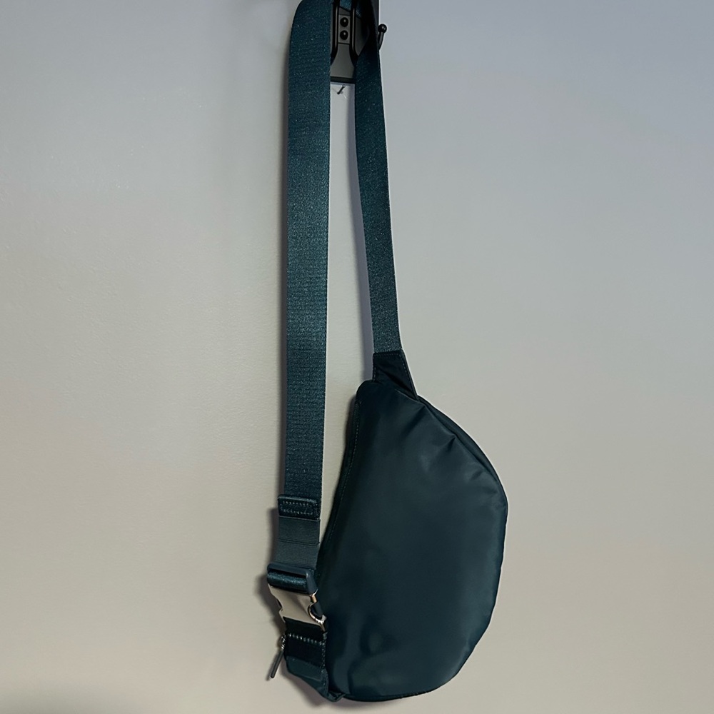 Lululemon Belt bag - Picture 4 of 9